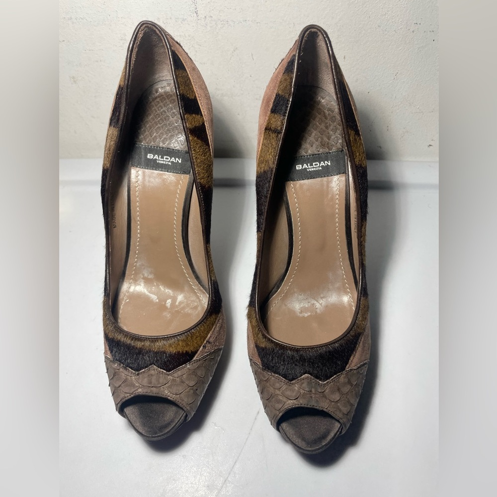BALDAN sz 38 brown sude and tigre print poyhair plataform made in italy